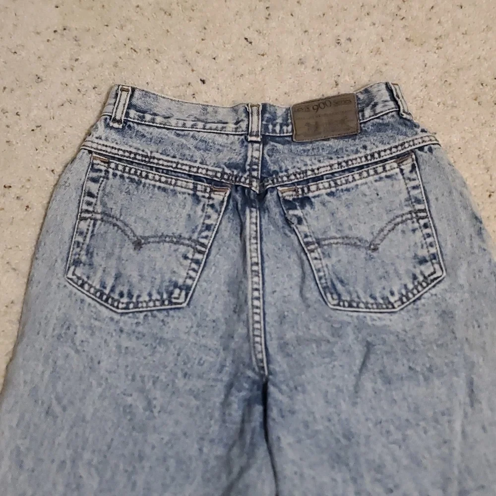 Preloved Levi's s 900 Silver Tab